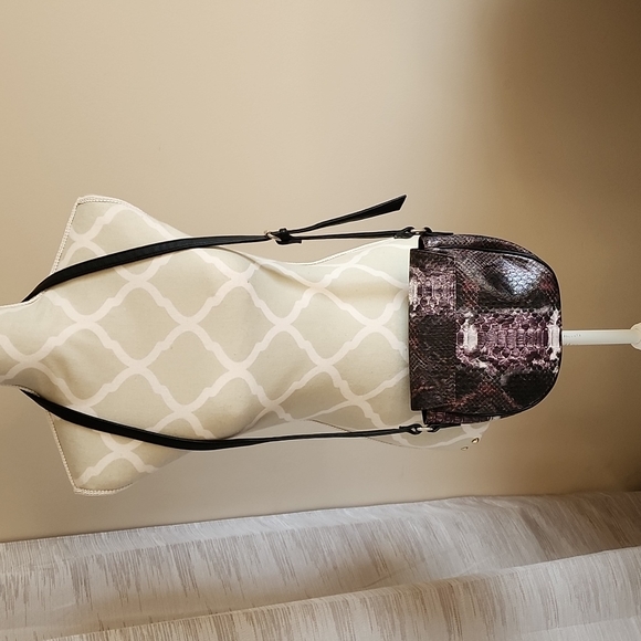 Nine West Crossbody - Picture 4 of 8